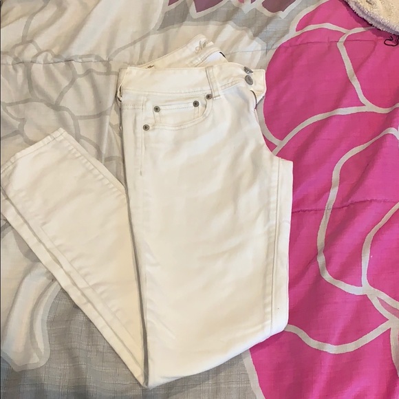 American Eagle White Jeans - Picture 2 of 3